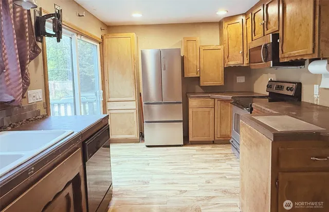 $185,000 | 7525 North Center Court, Concrete, WA 98237