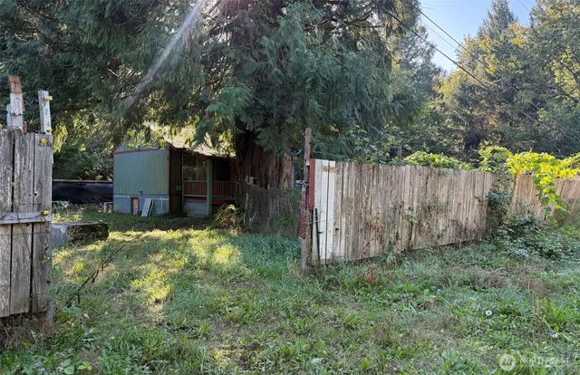 $185,000 | 7525 North Center Court, Concrete, WA 98237