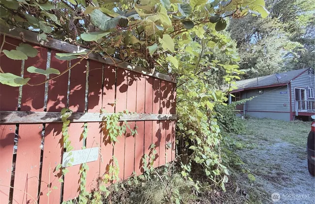 $185,000 | 7525 North Center Court, Concrete, WA 98237