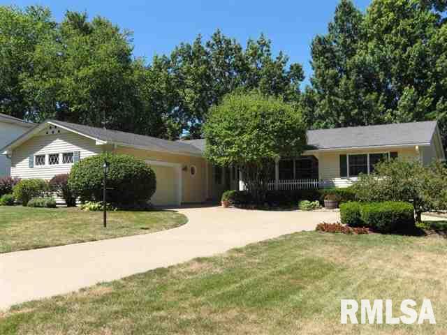 4232 Spring Street Davenport, IA 52807 - Photo 1 of 18 Gallery Image 1