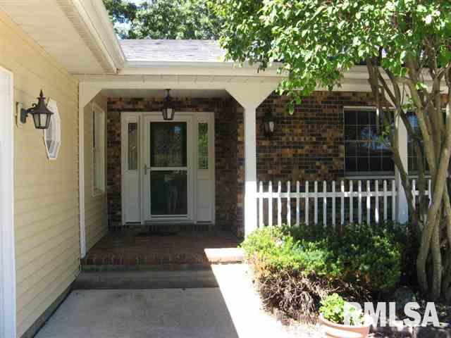 4232 Spring Street Davenport, IA 52807 - Photo 3 of 18 Gallery Image 3