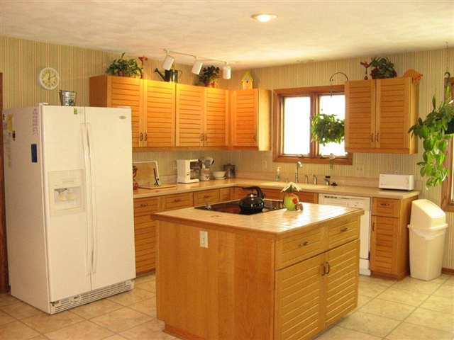 4232 Spring Street Davenport, IA 52807 - Photo 4 of 18 Gallery Image 4