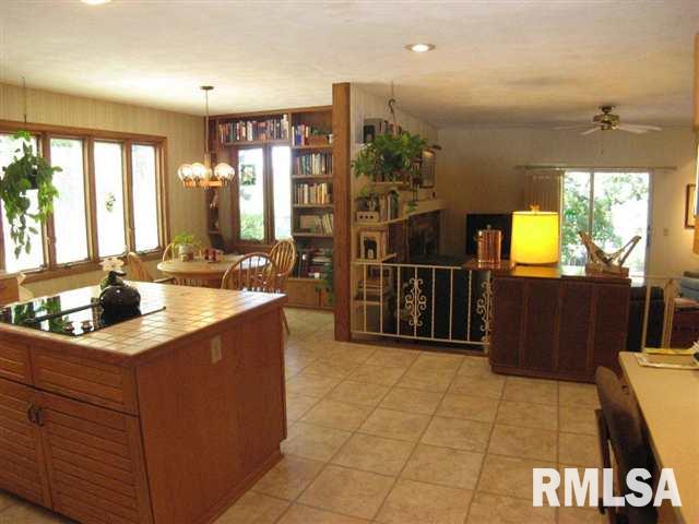 4232 Spring Street Davenport, IA 52807 - Photo 5 of 18 Gallery Image 5
