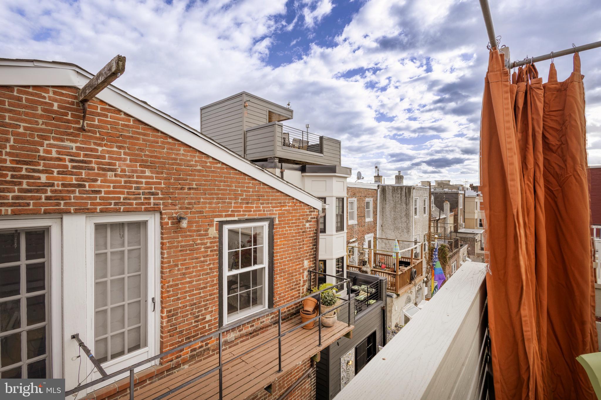 929 South 6th Street Philadelphia, PA 19147 - Photo 23 of 28 a view of balcony with furniture