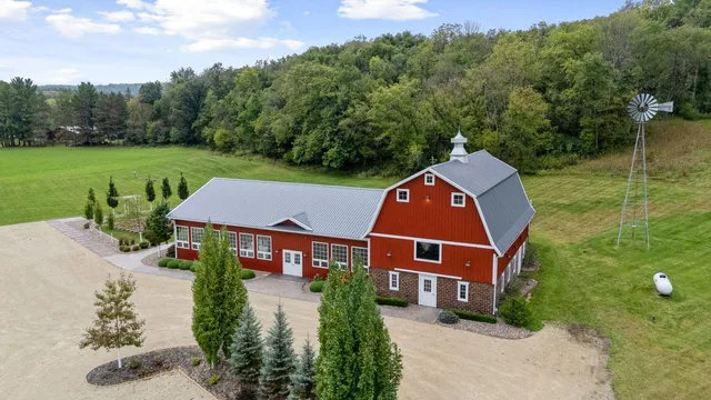 $2,495,000 | 5907 X County Road 105 Northwest, Byron, MN 55920