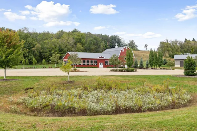 $2,495,000 | 5907 X County Road 105 Northwest, Byron, MN 55920