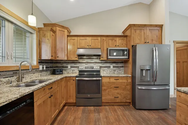 $2,495,000 | 5907 X County Road 105 Northwest, Byron, MN 55920