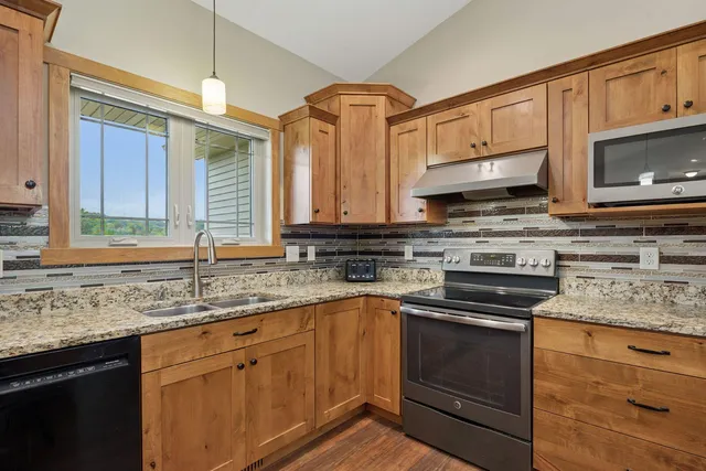 $2,495,000 | 5907 X County Road 105 Northwest, Byron, MN 55920