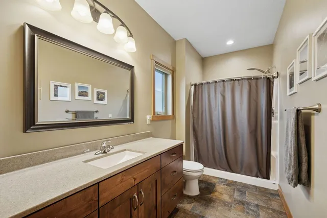 $2,495,000 | 5907 X County Road 105 Northwest, Byron, MN 55920