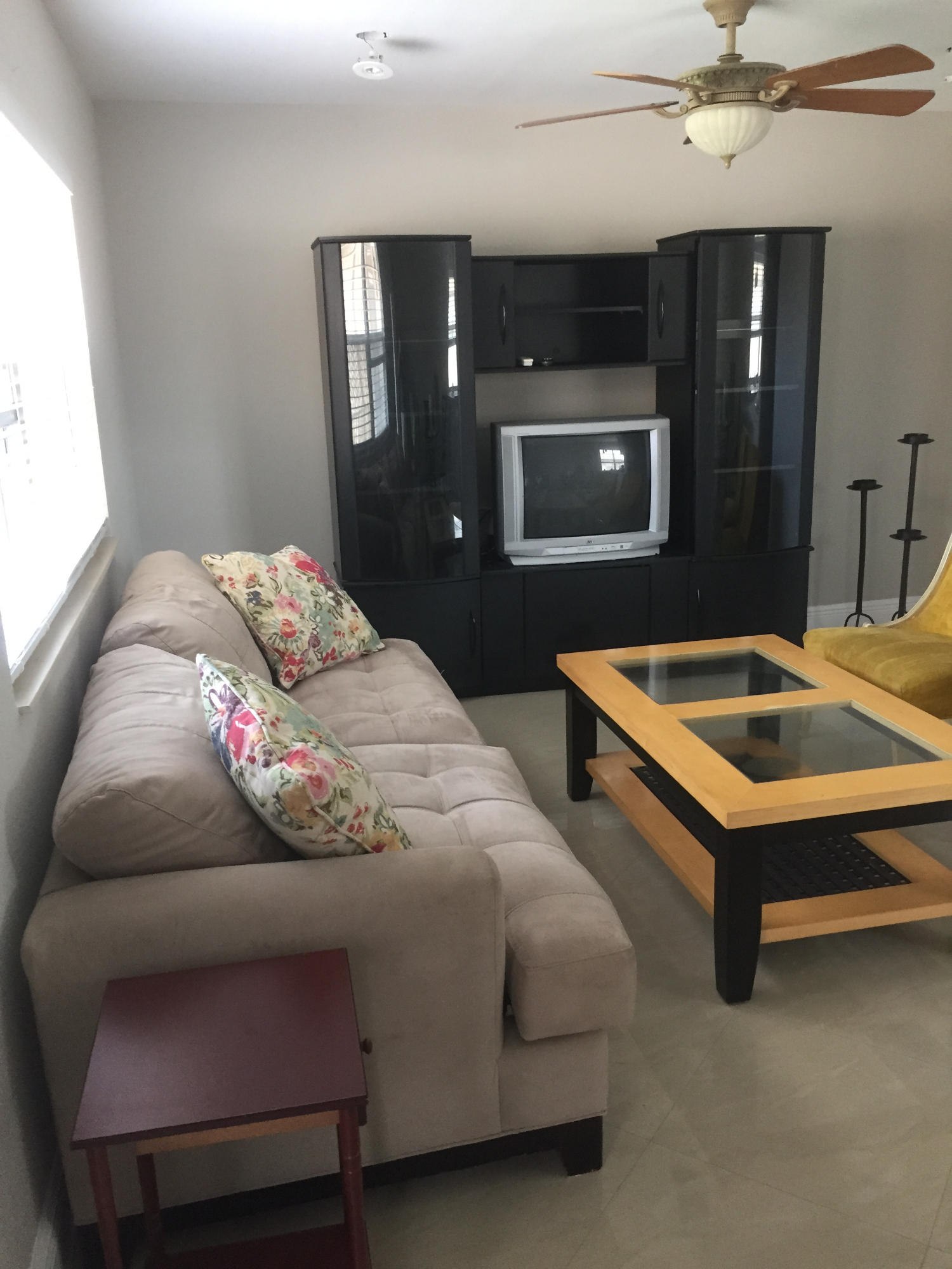 611 Monaco Way, Unit 611 Delray Beach, FL 33446 - Photo 4 of 25 Living Room