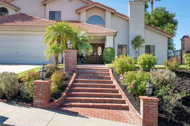 $955,000 | 27641 Sutters Pointe Drive, Saugus, CA 91350