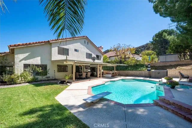 $955,000 | 27641 Sutters Pointe Drive, Saugus, CA 91350