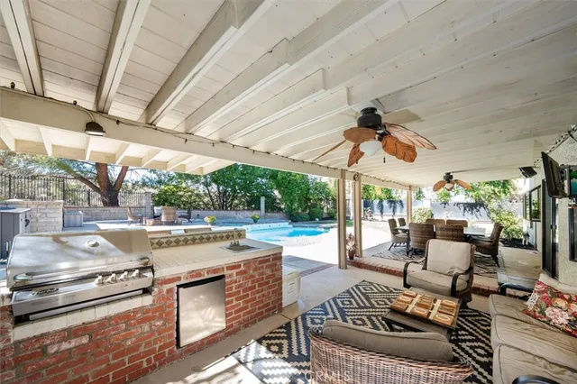 $955,000 | 27641 Sutters Pointe Drive, Saugus, CA 91350