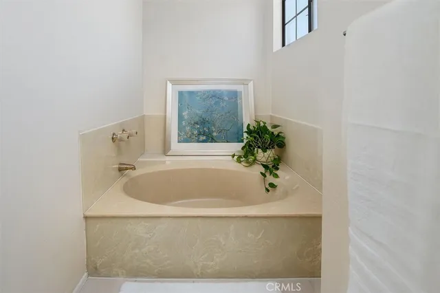 $955,000 | 27641 Sutters Pointe Drive, Saugus, CA 91350