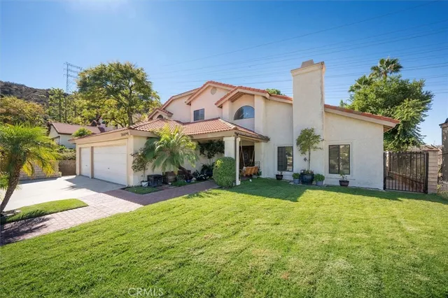 $955,000 | 27641 Sutters Pointe Drive, Saugus, CA 91350