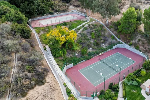 $955,000 | 27641 Sutters Pointe Drive, Saugus, CA 91350