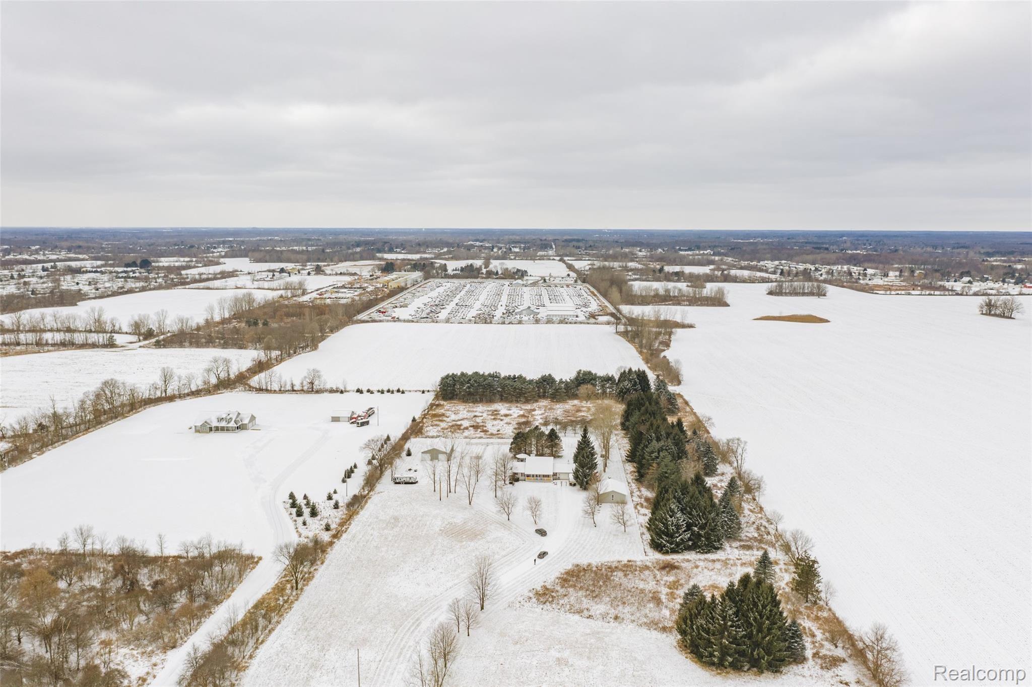 4489 North Oak Road Davison, MI 48423 - Photo 34 of 42 4489 N Oak Rd-35.jpg
