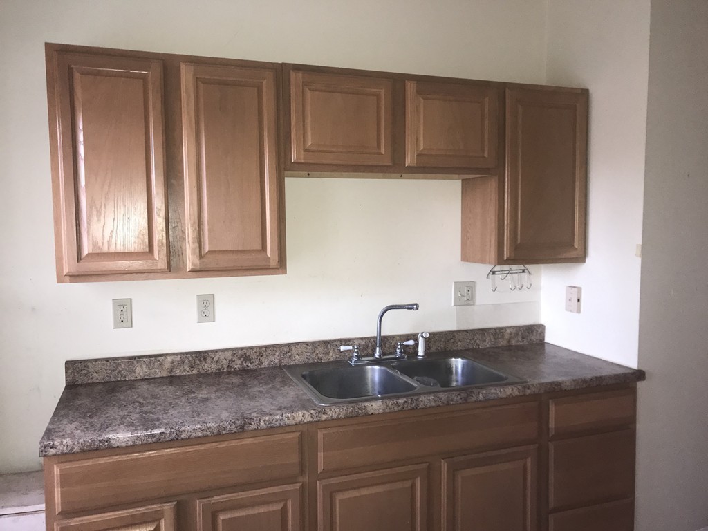 31 Dearborn Street Springfield, MA 01109 - Photo 8 of 10 Gallery Image 8