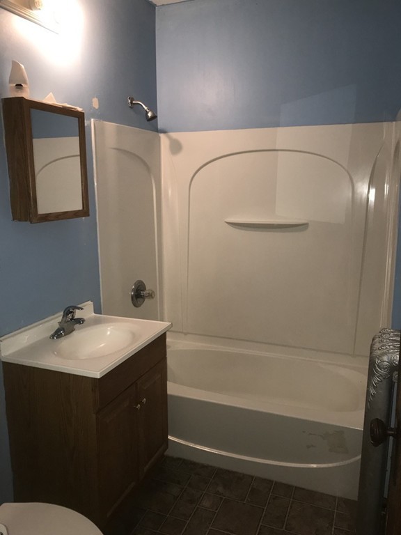 31 Dearborn Street Springfield, MA 01109 - Photo 9 of 10 Gallery Image 9