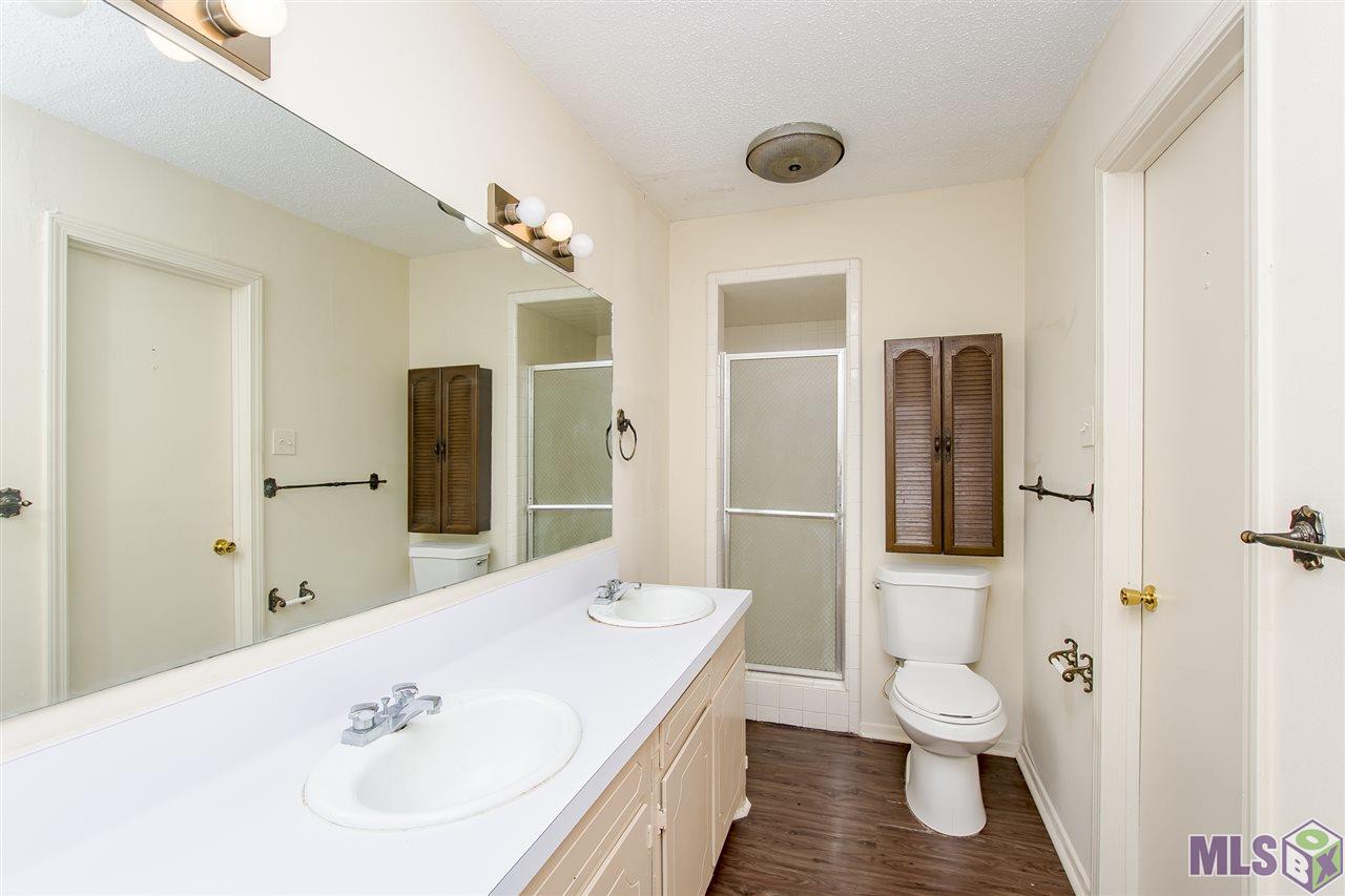 4421 Downing Drive Baton Rouge, LA 70809 - Photo 14 of 23 Master Bathroom