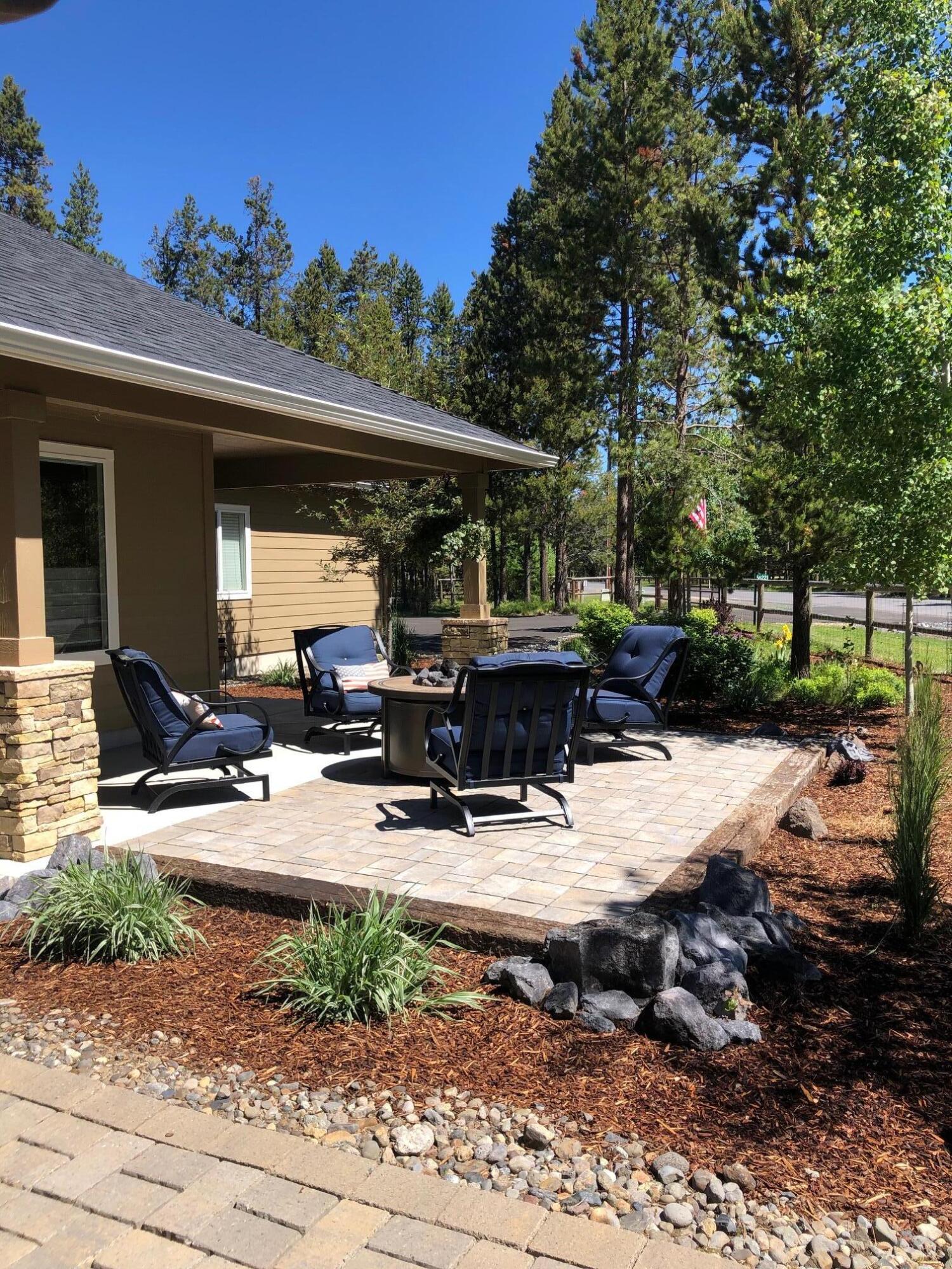 56221 Tree Duck Road Bend, OR 97707 - Photo 2 of 33 Patio