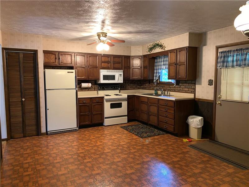 606 New Castle Road Slippery Rock, PA 16057 - Photo 3 of 13
