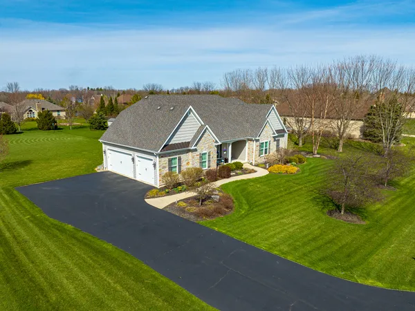 $749,900 | 40-w699 Maplehurst Lane, Hampshire, IL 60140