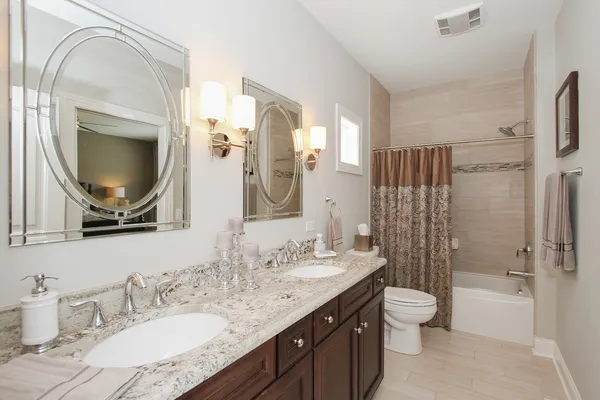 $749,900 | 40-w699 Maplehurst Lane, Hampshire, IL 60140