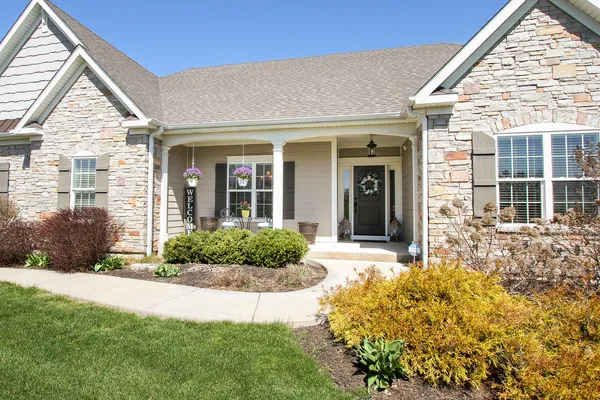 $749,900 | 40-w699 Maplehurst Lane, Hampshire, IL 60140