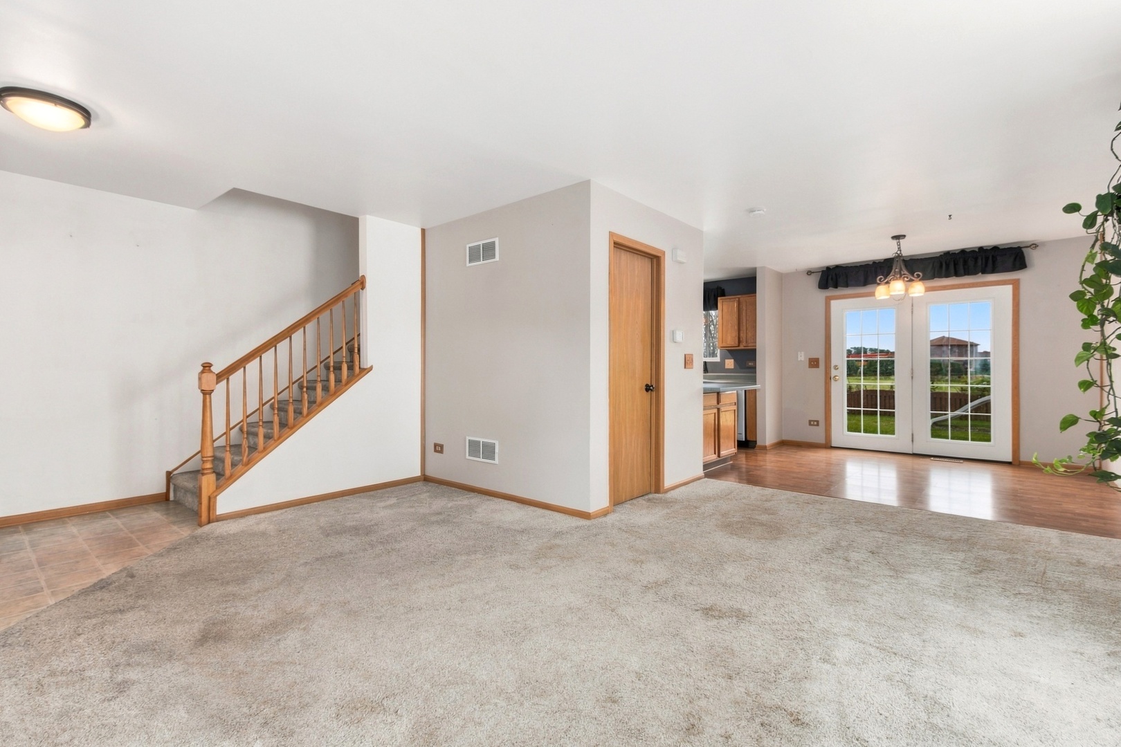 1628 Hawthorne Ridge Drive Plainfield, IL 60586 - Photo 3 of 18 Gallery Image 3