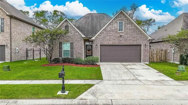 $379,000 | 7413 Silverado Drive, Marrero, LA 70072