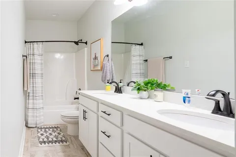 $379,000 | 7413 Silverado Drive, Marrero, LA 70072