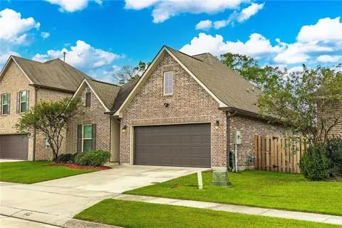 $379,000 | 7413 Silverado Drive, Marrero, LA 70072
