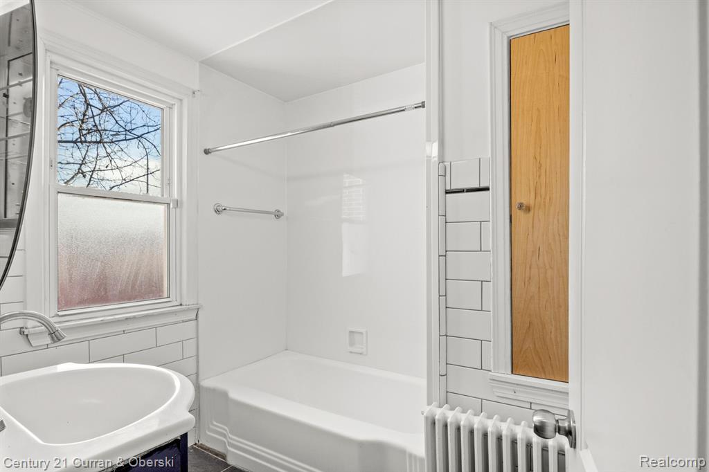20634 Ridgemont Road Harper Woods, MI 48225 - Photo 18 of 38