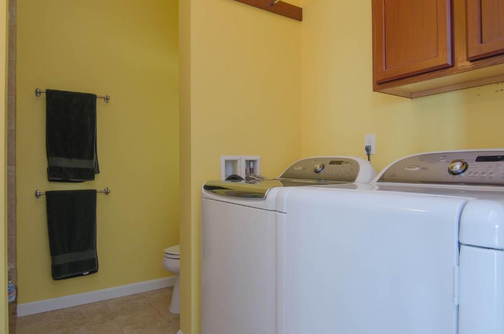 9 Highview Road Freeport, ME 04032 - Photo 15 of 26 Laundry and bath