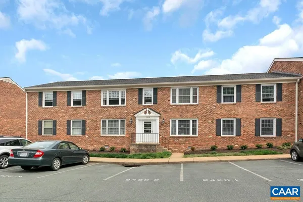 $2,100 | 2420 Barracks Place, Unit 4, Charlottesville, VA 22901