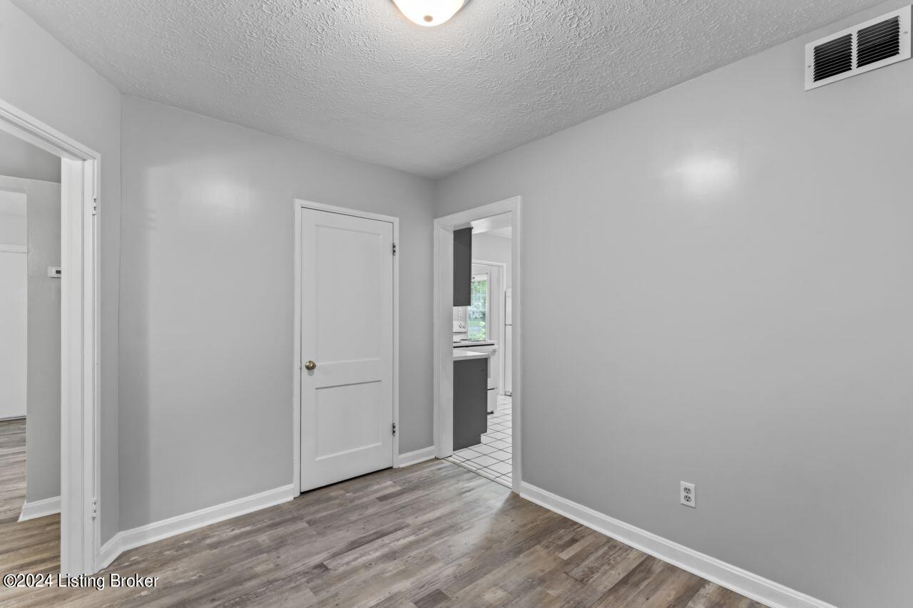 2710 Alanmede Road Louisville, KY 40205 - Photo 11 of 16 Bedroom 3