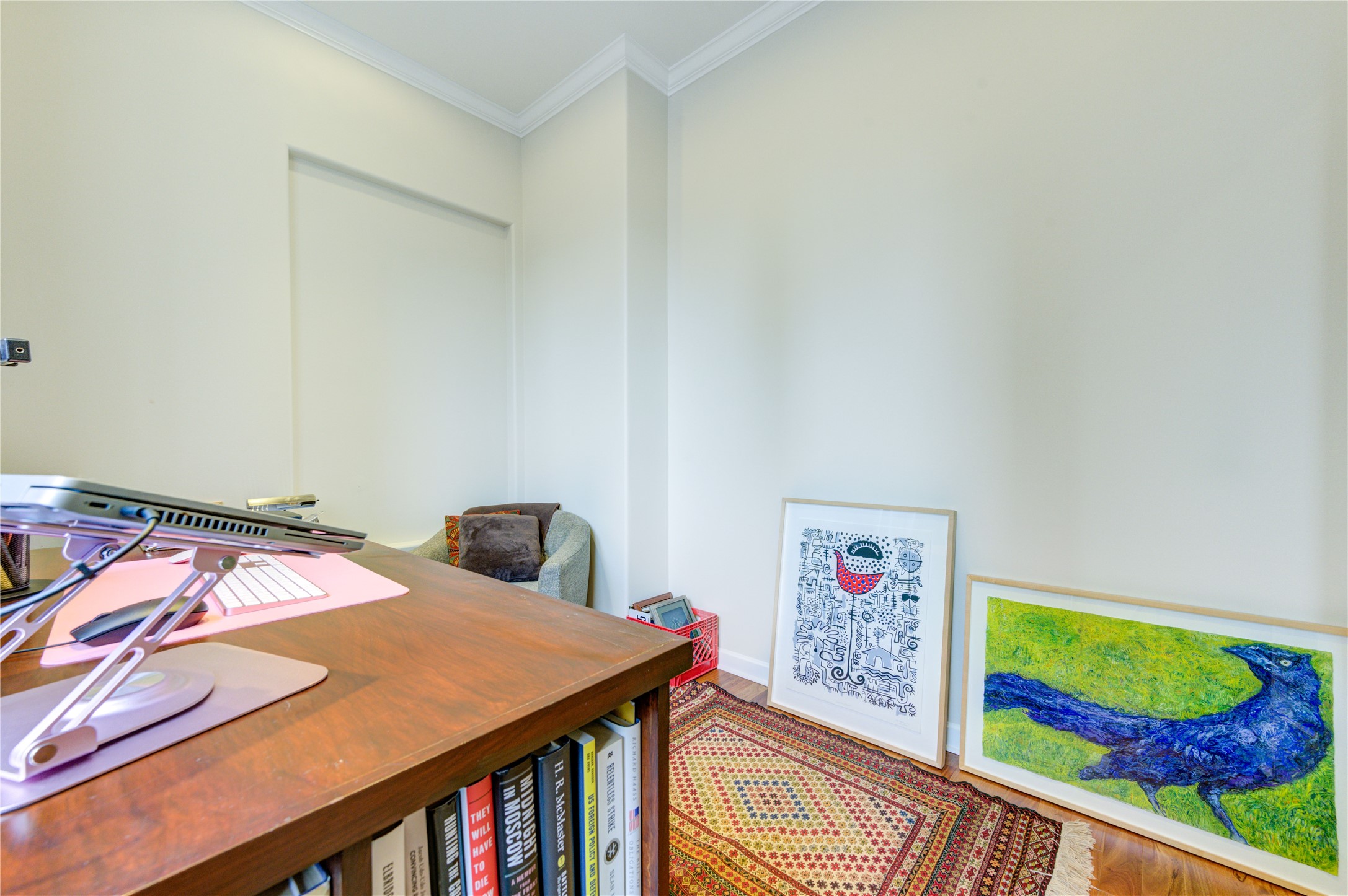 914 Main Street, Unit 911 Houston, TX 77002 - Photo 22 of 30 a bedroom with a bed and a window