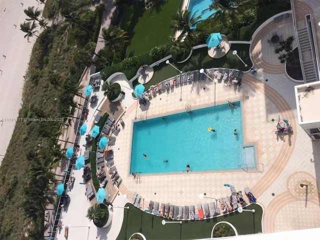 $6,000 | 100 Lincoln Road, Unit 1642, Miami Beach, FL 33139