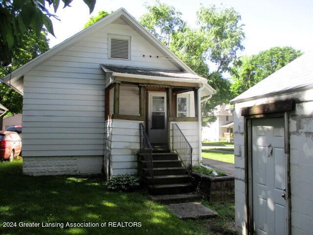 523 Florence Street Lansing, MI 48910 - Photo 11 of 14 IMG_0156