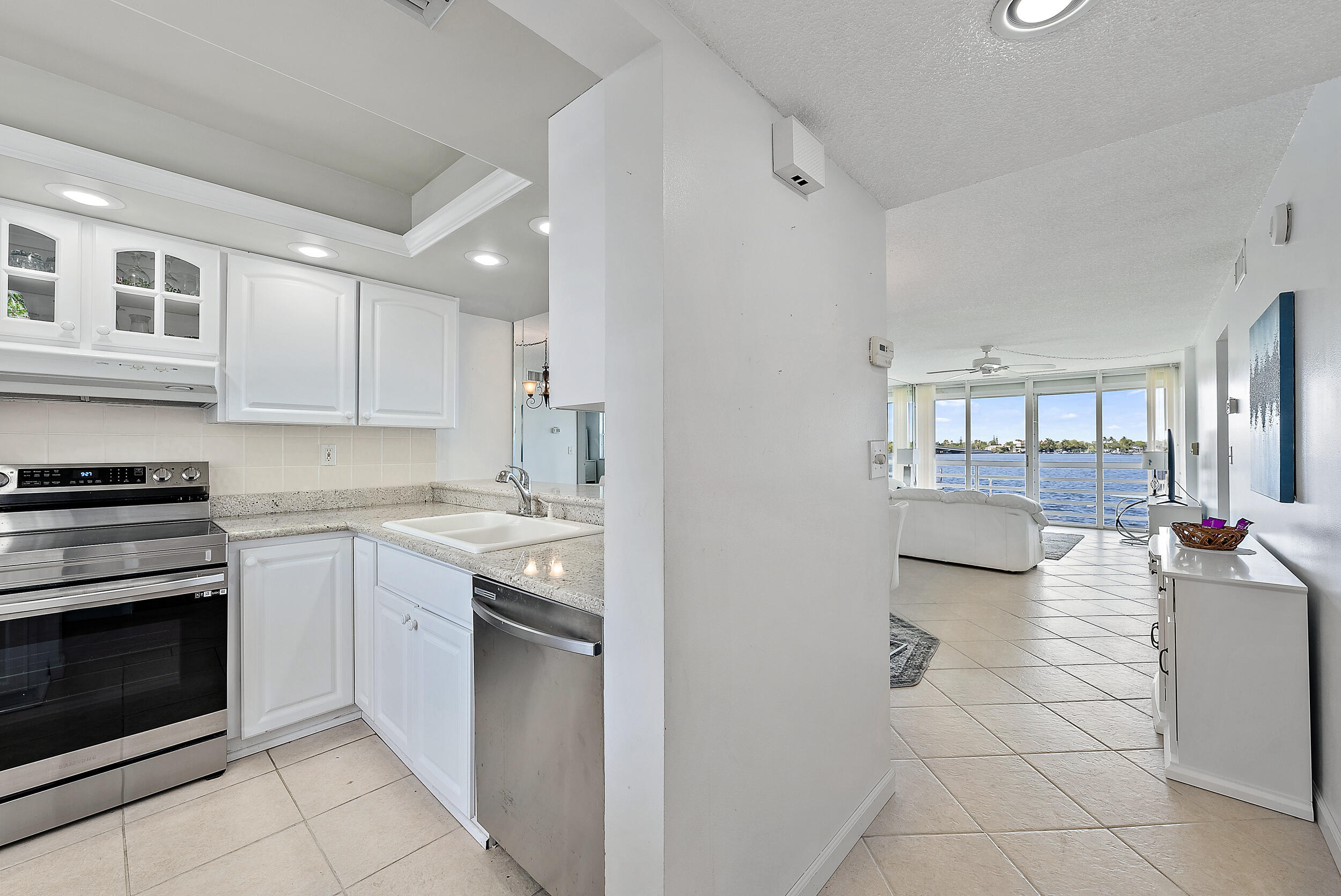 1950 Southwest Palm City Road, Unit 13206 Stuart, FL 34994 - Photo 12 of 21 1950 SW Palm City Rd Unit 13-206 MLS-4