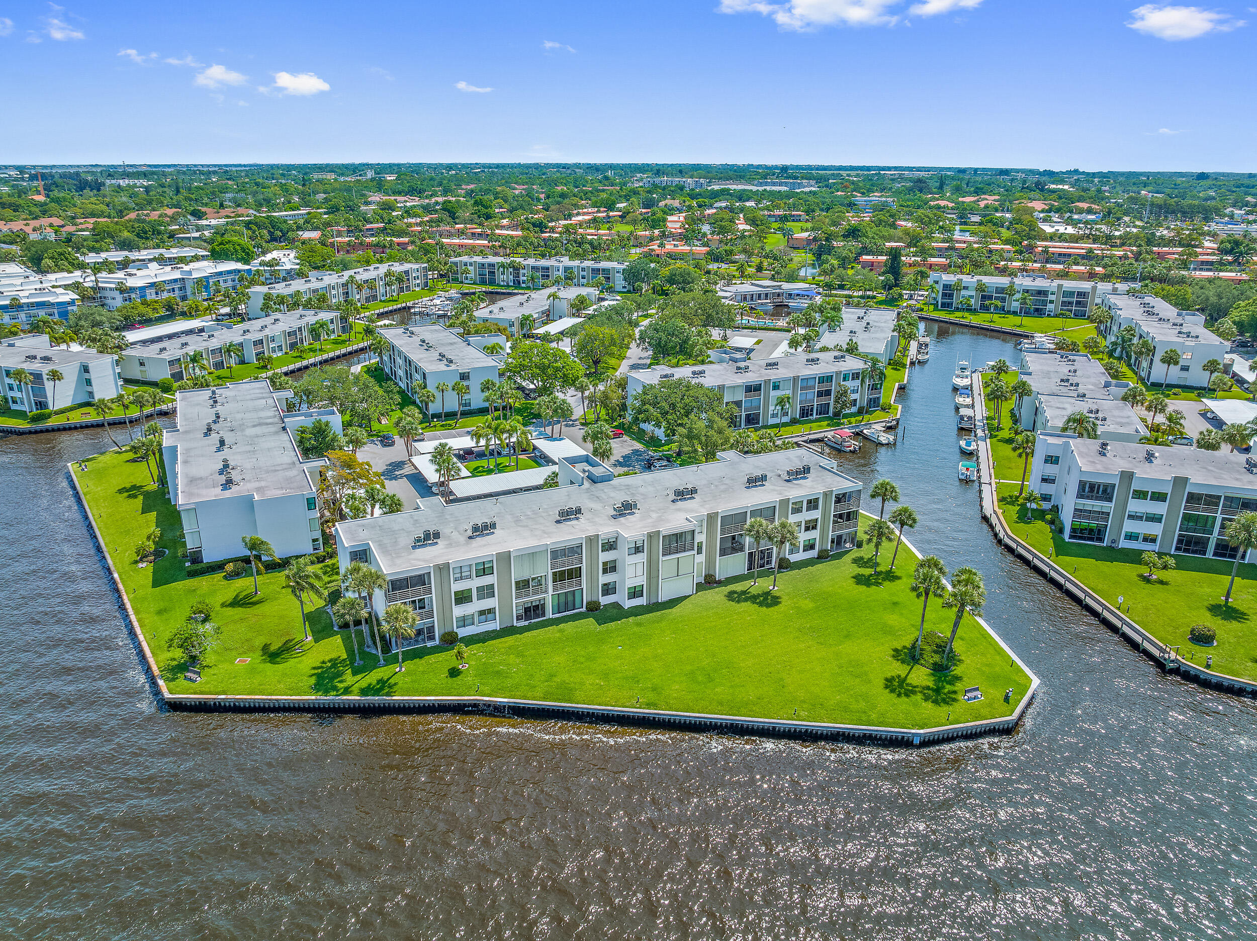 1950 Southwest Palm City Road, Unit 13206 Stuart, FL 34994 - Photo 18 of 21 1950 SW Palm City Rd Unit 13-206 MLS-20