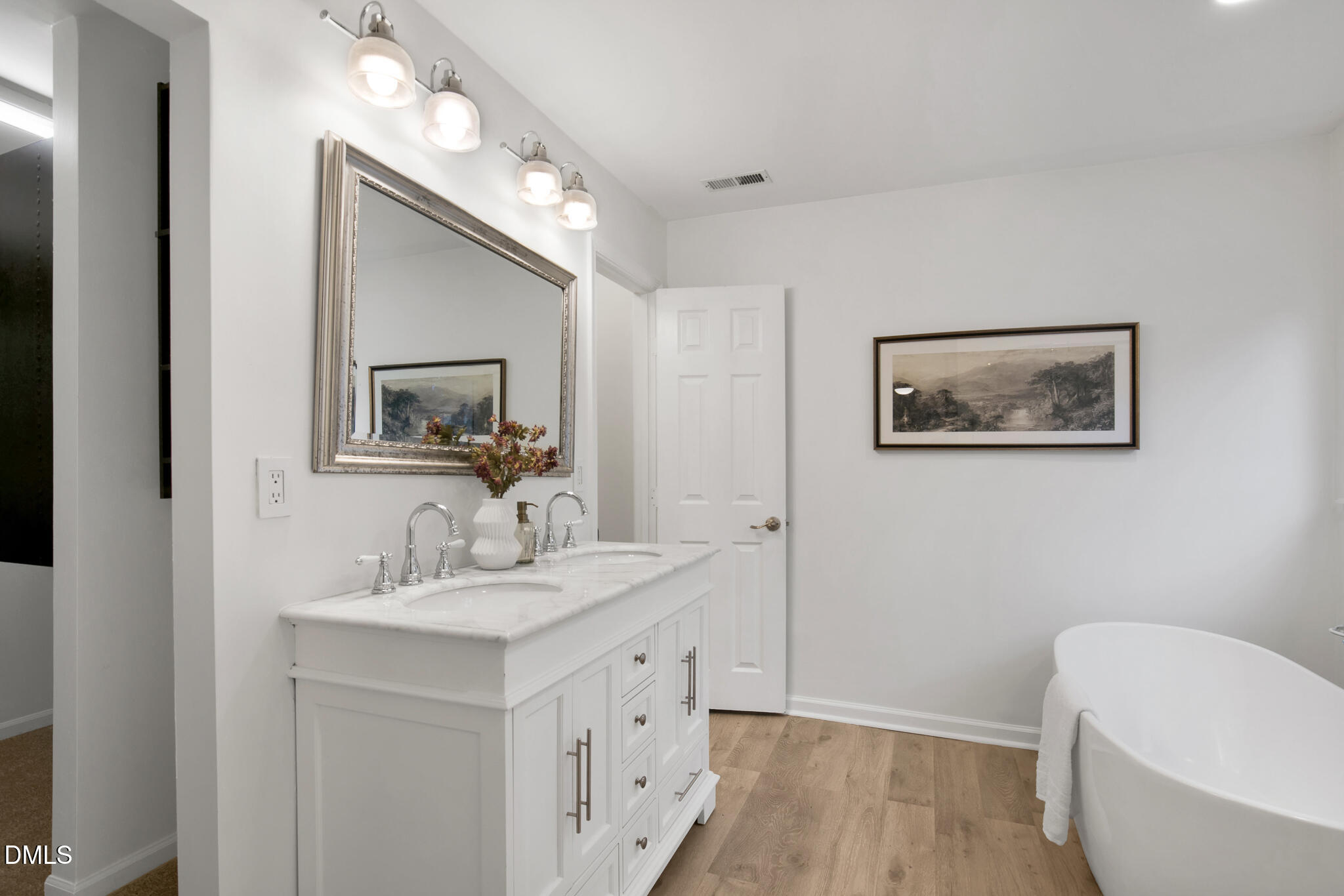 5315 Oakbrook Drive Durham, NC 27713 - Photo 25 of 49 5315oakbrookinteriors-29