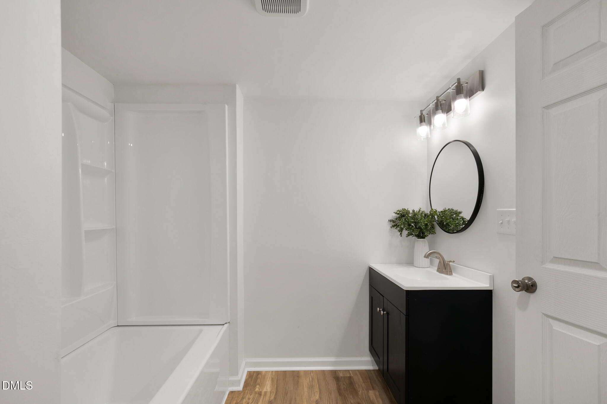 5315 Oakbrook Drive Durham, NC 27713 - Photo 36 of 49 5315oakbrookinteriors-46