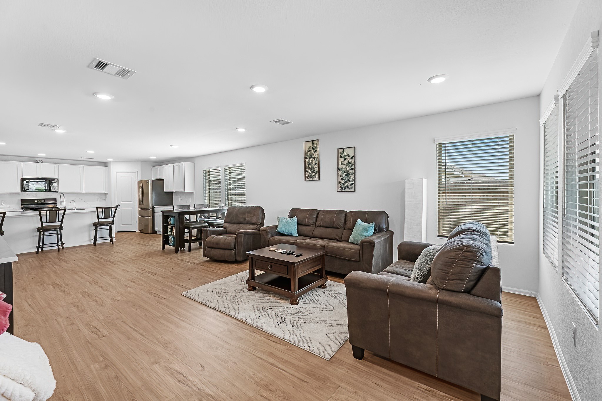 444 Maple Bend Lane La Marque, TX 77568 - Photo 14 of 32 a living room with furniture and a window