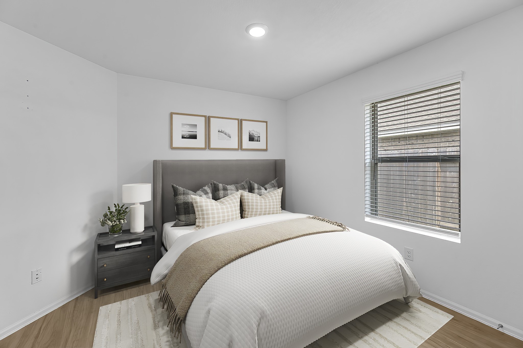 444 Maple Bend Lane La Marque, TX 77568 - Photo 20 of 32 a bedroom with a bed and a window