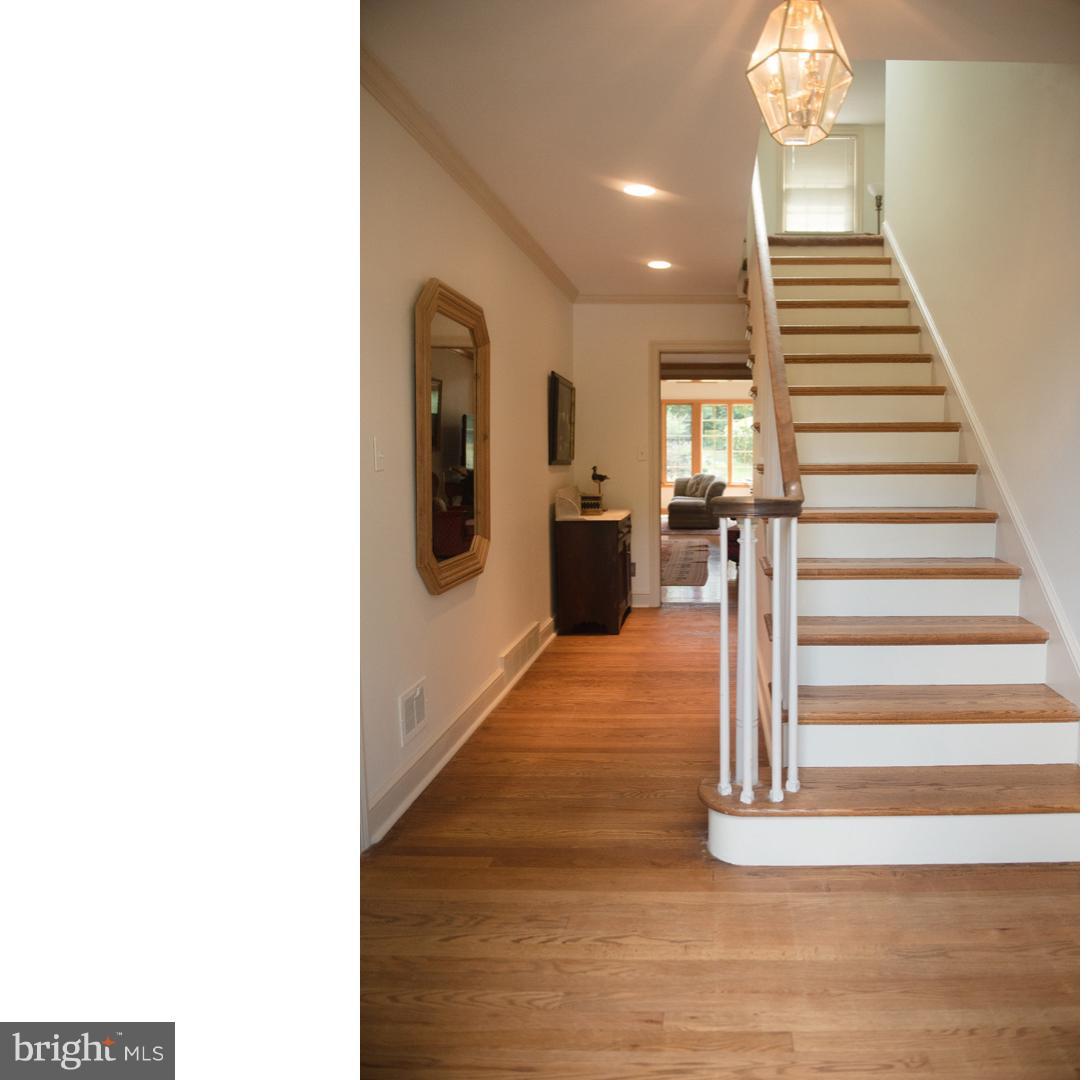310 Waycross Road Wilmington, DE 19803 - Photo 6 of 20 Foyer