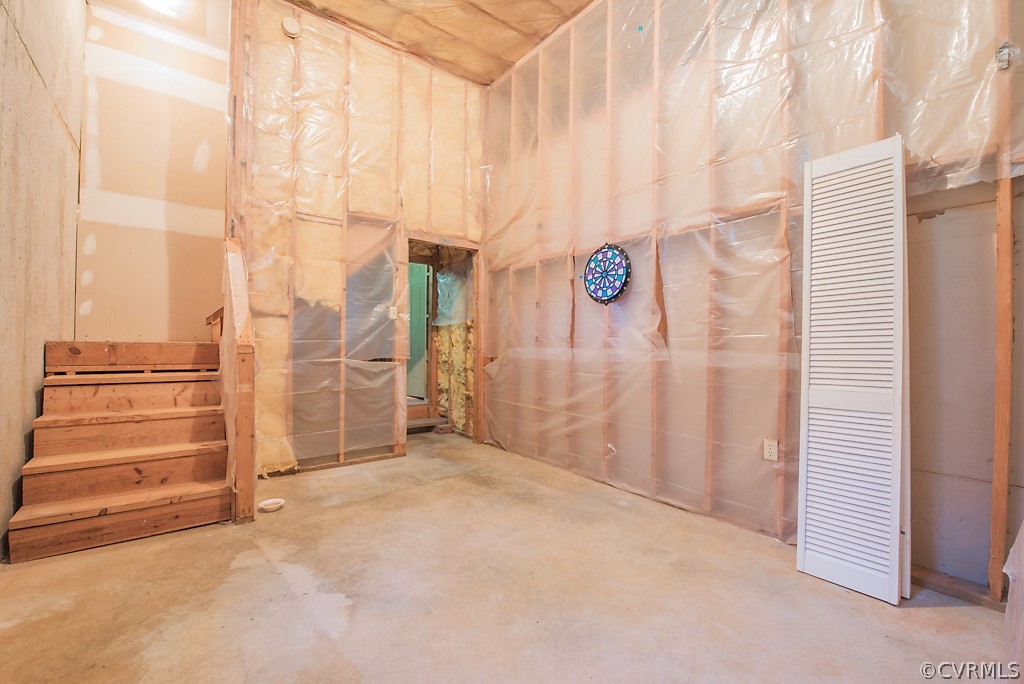 10400 White Rabbit Road North Chesterfield, VA 23235 - Photo 42 of 50 a view of an empty room with a window