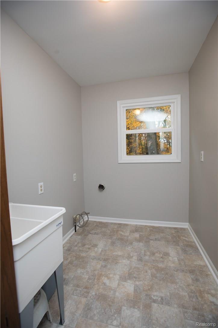 13906 Rocky Ridge Hartland, MI 48353 - Photo 37 of 73 RRK-136.jpg