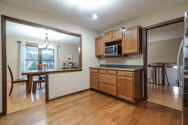 $499,000 | 125 Deerpath Drive, Vernon Hills, IL 60061